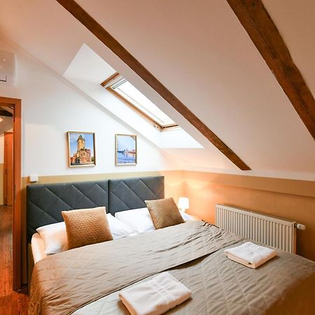 Amazing Charles Bridge Apartment Prague Extérieur photo