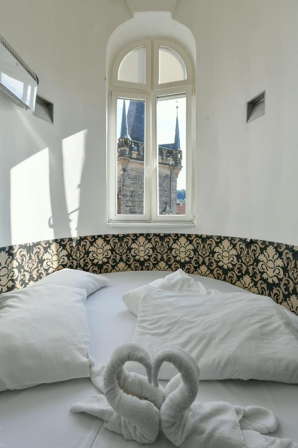 Amazing Charles Bridge Apartment Prague Extérieur photo