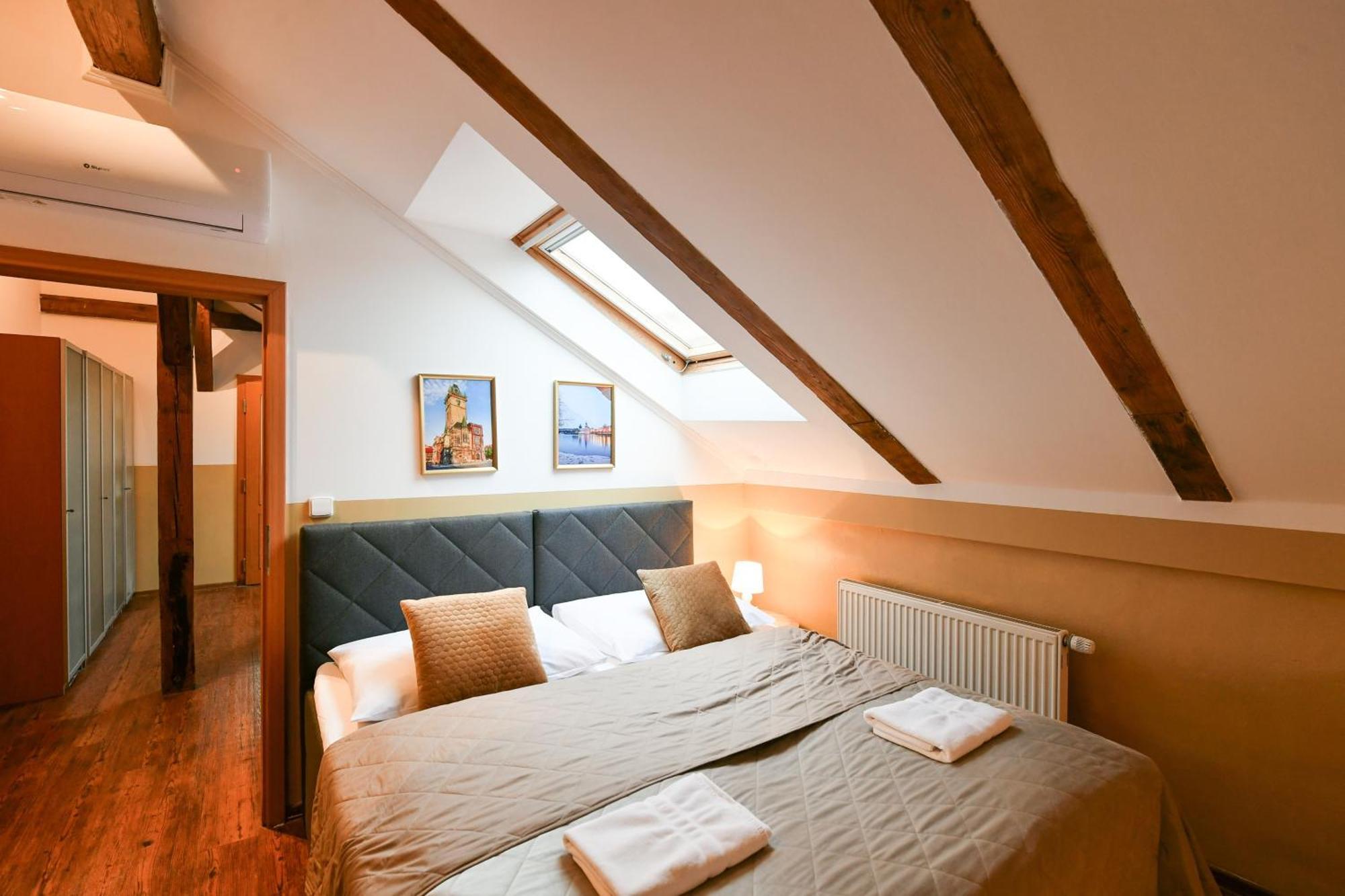 Amazing Charles Bridge Apartment Prague Extérieur photo