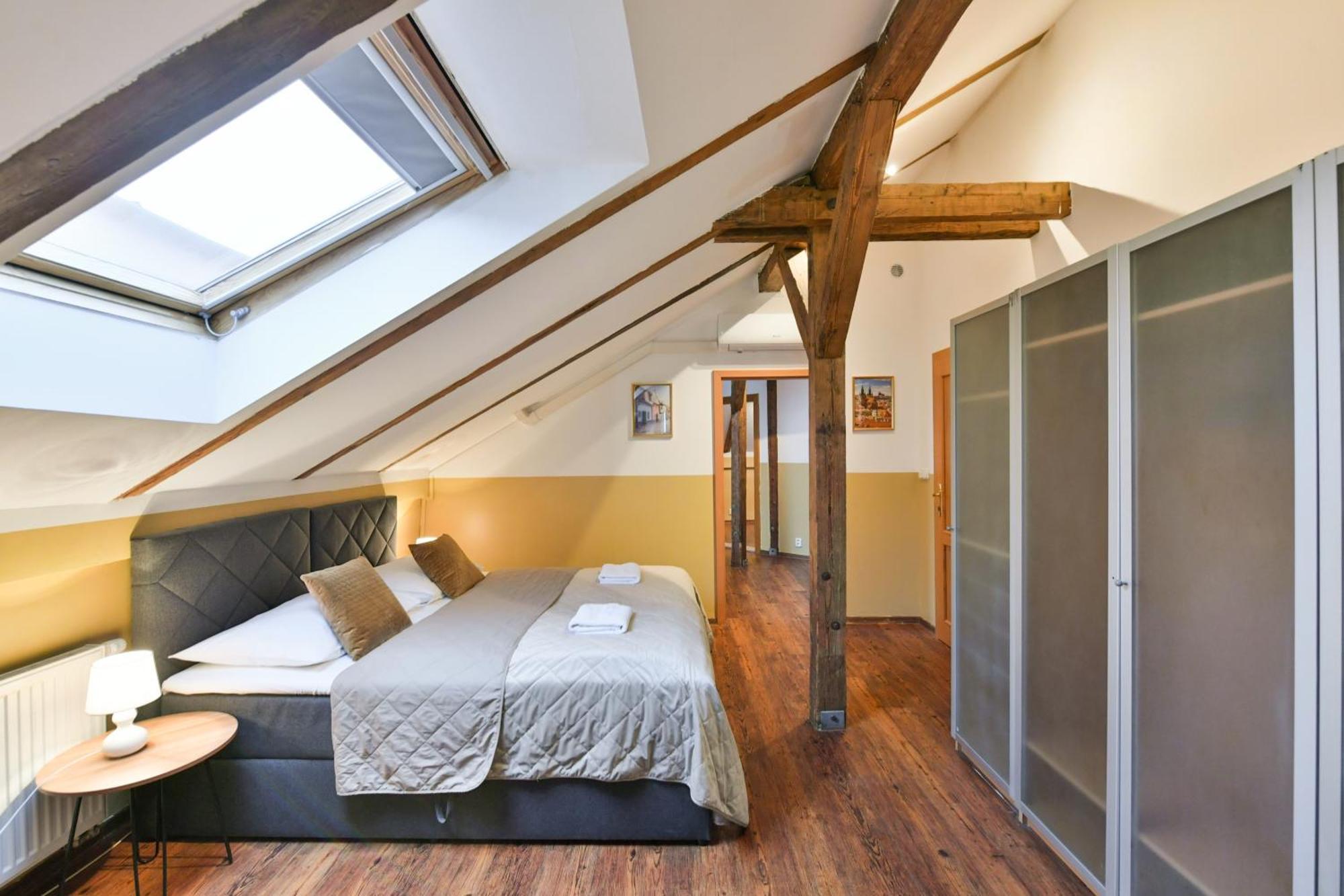 Amazing Charles Bridge Apartment Prague Extérieur photo